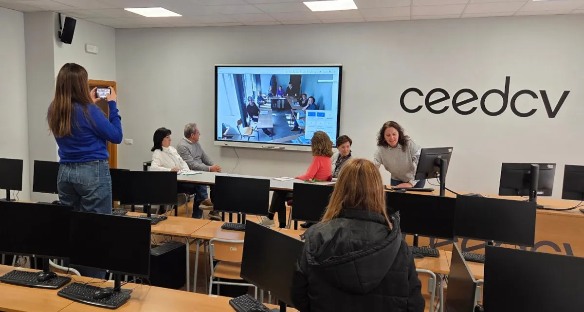 Video sastanak polaznika koji uče francuski jezik s grupom polazinika iz Belgije koji uče španjolski jezik